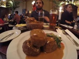 stockholm-ibrahimnergiz-pelikan-isvec-kofte
